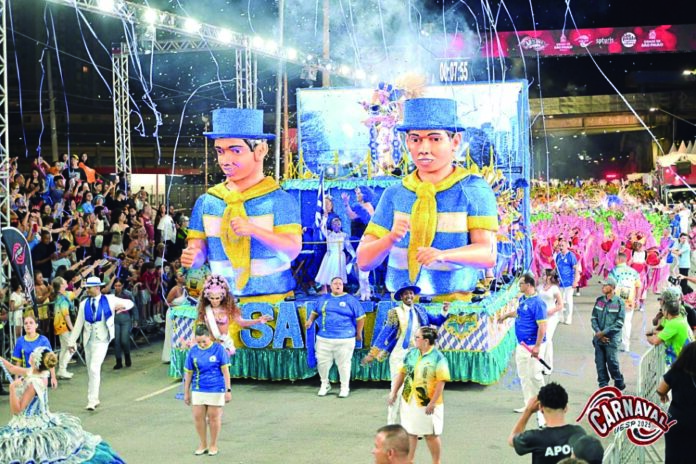 Desfiles da UESP levam Carnaval aos bairros